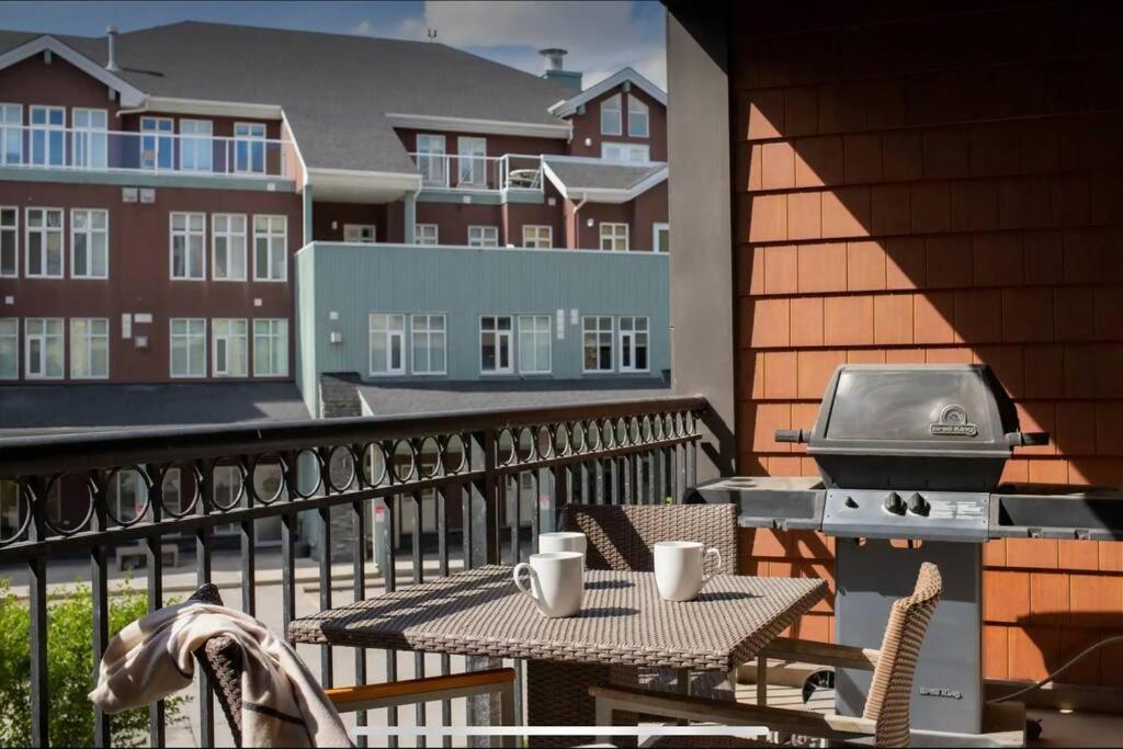 Cozy One Bedroom Condo With Indoor Pool And Hottub Кенмор Екстер'єр фото